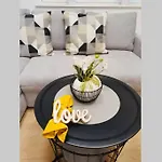 Leon Neu! Gemuetlichkeit An Erster Stelle *