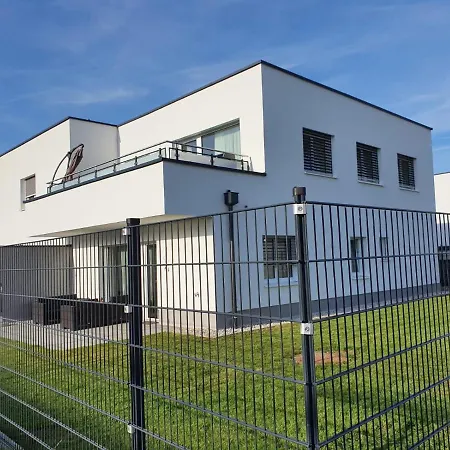 Leon Neu! Gemuetlichkeit An Erster Stelle Linz